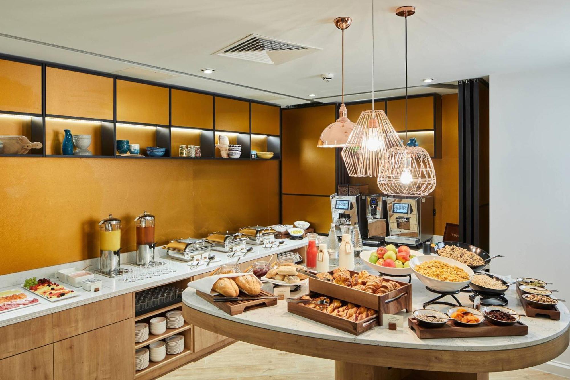 Courtyard By Marriott Centre Hotel 4*